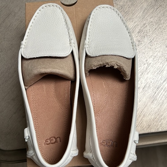 UGG 7.5 - Picture 3 of 3